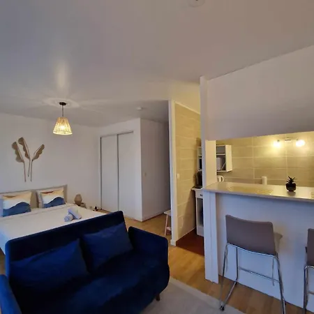 Au Havre Des Sacres - Balcon - Proximite Centre Reims
